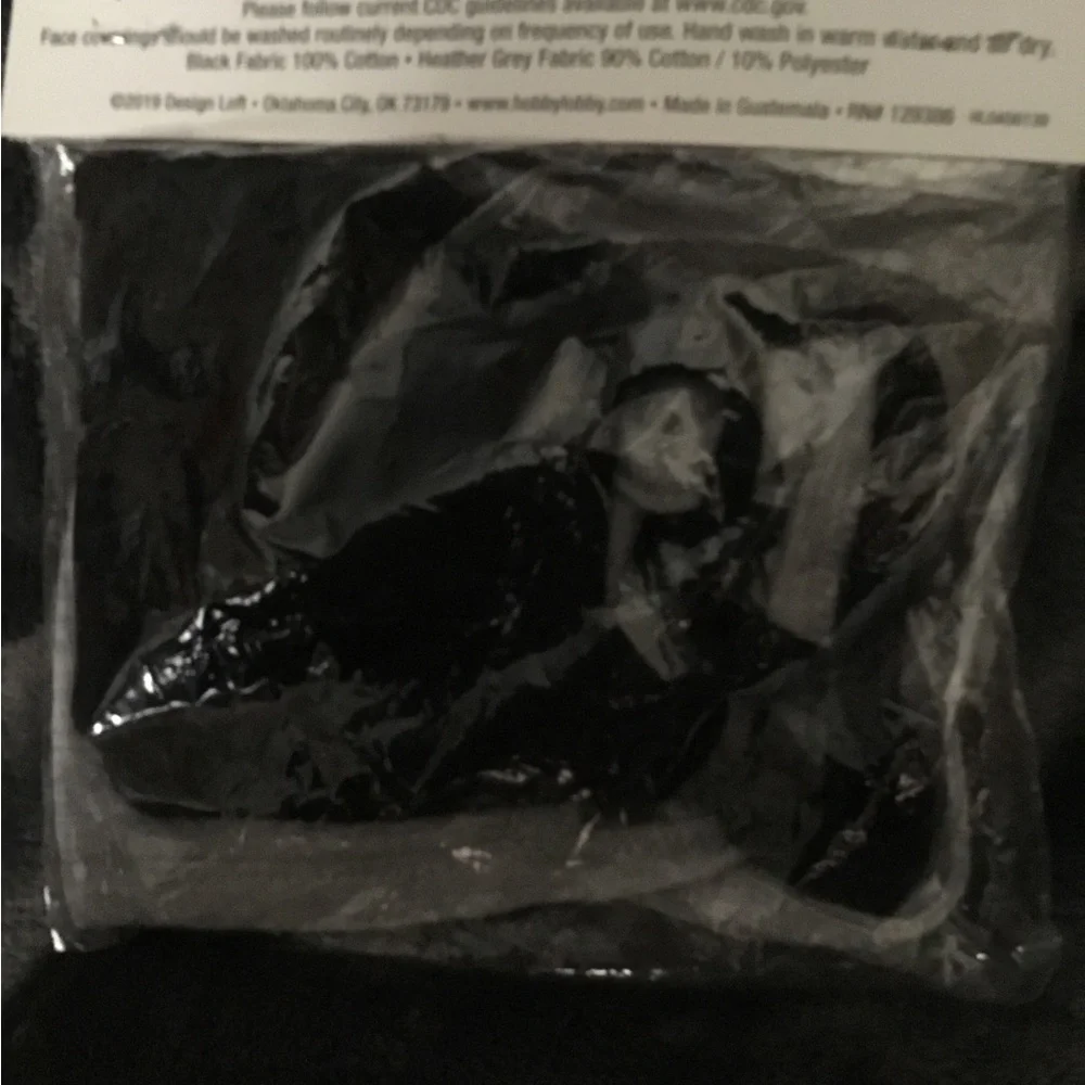 🆕 Children Fashion Face Mask / Coverings / Wearable Art / Black & Gray pair
